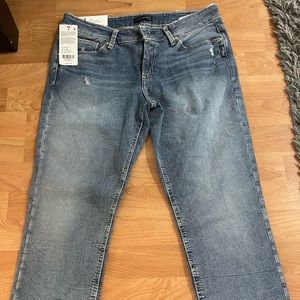 NWT’s Women’s Sliver Jean Capris Suki Capri/Mid Rise/Curvy 30x22.5